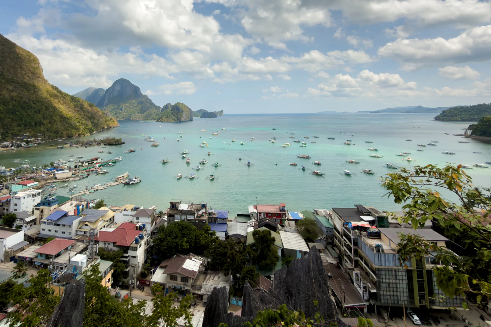 El Nido town beach and Bacuit Bay